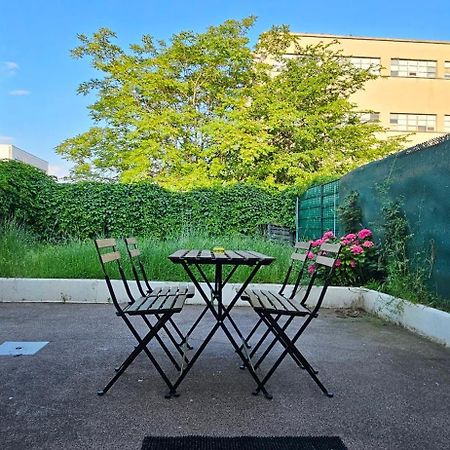 Charmante Maison Avec Jardin Sans Vis-A-Vis Saint-Fons Exterior foto